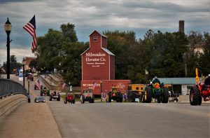 Autumn Tractor Ride - Root River Trail Towns Minnesota
